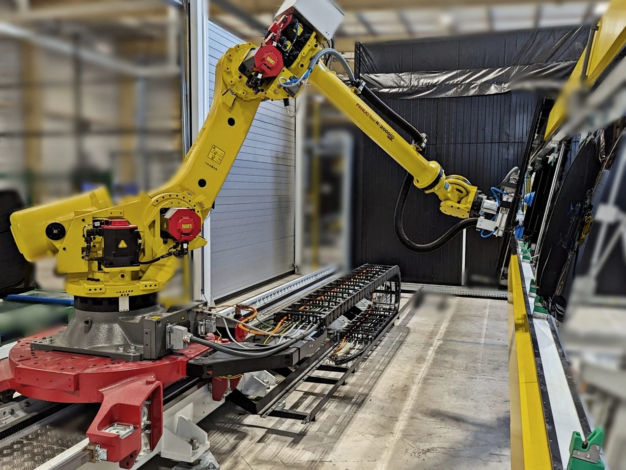 Robot Fanuc pro manipulaci s automobilovými skly